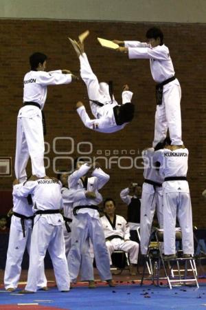 PRESENTACIÓN EQUIPO KUKKIWON DE TAEKWNDO