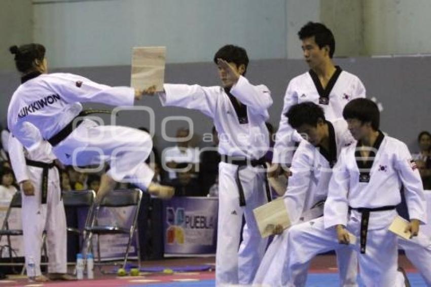 PRESENTACIÓN EQUIPO KUKKIWON DE TAEKWNDO