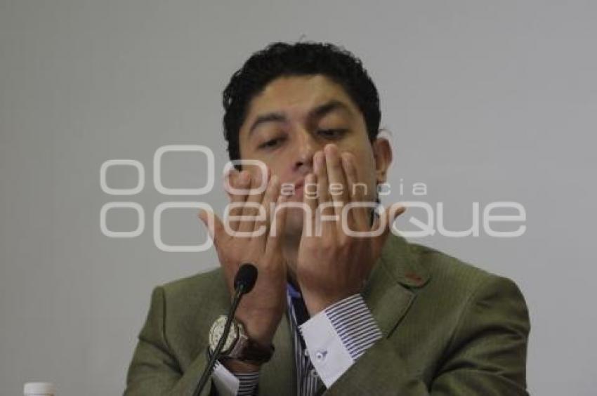 CONGRESO . EDGAR SALOMÓN