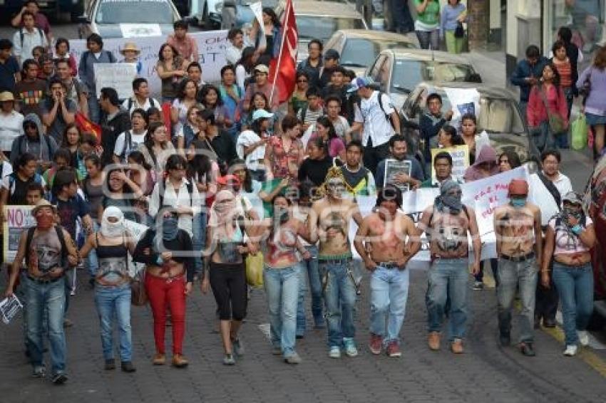 MANIFESTACIÓN FEET