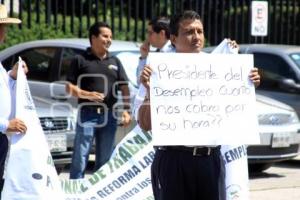 MANIFESTACIÓN FRENTE A LA SECRETARÍA DE TRABAJO