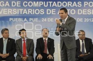 EDUCACIÓN . ENTREGA DE COMPUTADORAS