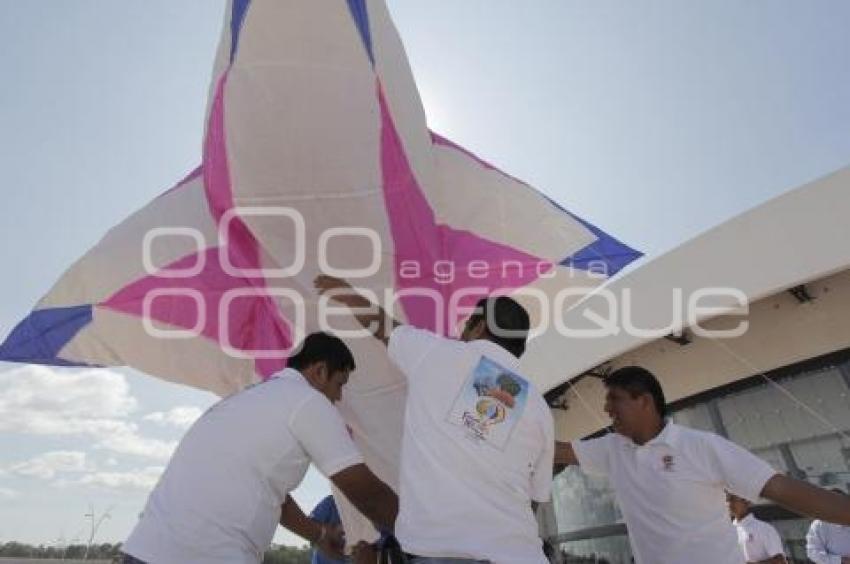 GLOBOS DE CANTOYA . TUZAMAPAN 2012