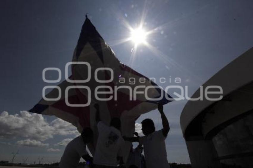 GLOBOS DE CANTOYA . TUZAMAPAN 2012