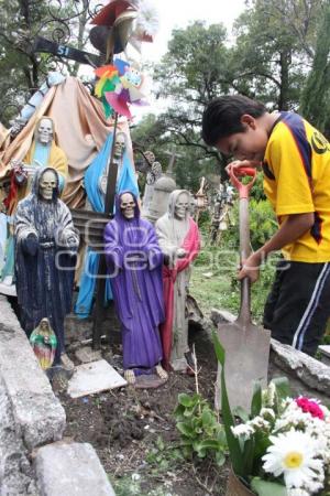 PANTEÓN MUNICIPAL. DÍA DE MUERTOS