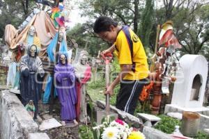 PANTEÓN MUNICIPAL. DÍA DE MUERTOS