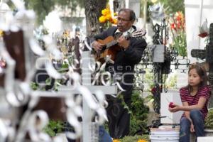 DÍA DE MUERTOS. PANTEÓN