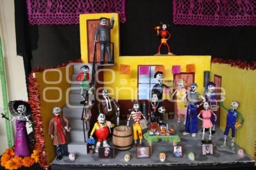 DÍA DE MUERTOS. OFRENDAS CASA DE CULTURA