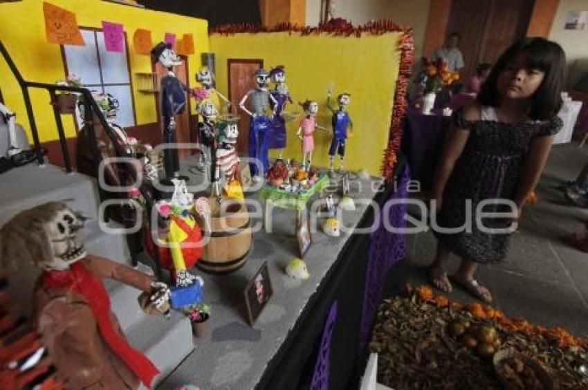 DÍA DE MUERTOS. OFRENDAS CASA DE CULTURA