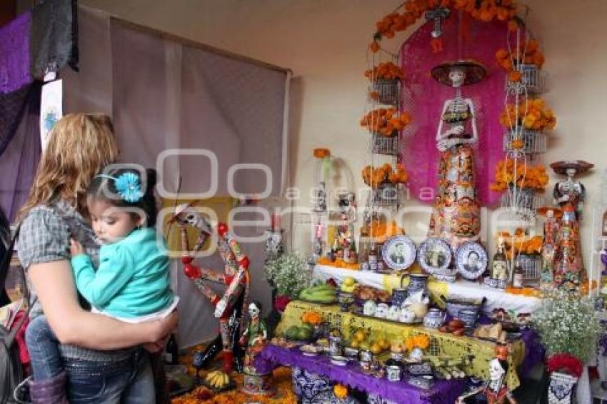 DÍA DE MUERTOS. OFRENDAS CASA DE CULTURA