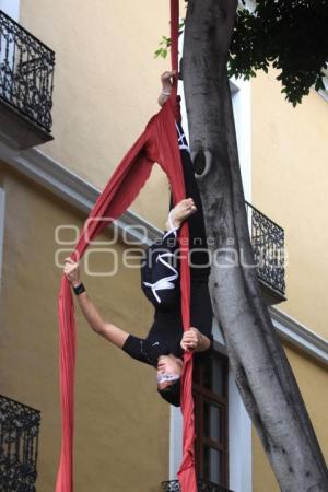 ACROBACIAS EN TELA