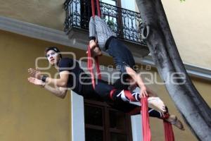 ACROBACIAS EN TELA