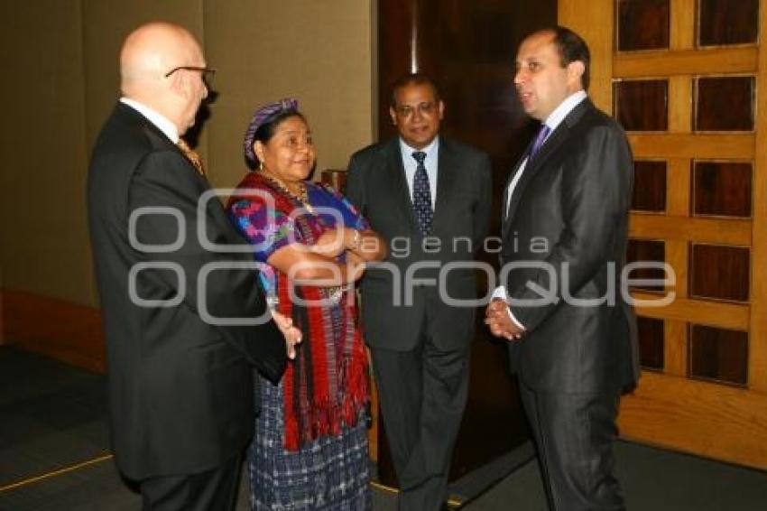 RIGOBERTA MENCHÚ TUM PREMIO NOBEL DE LA PAZ 1992