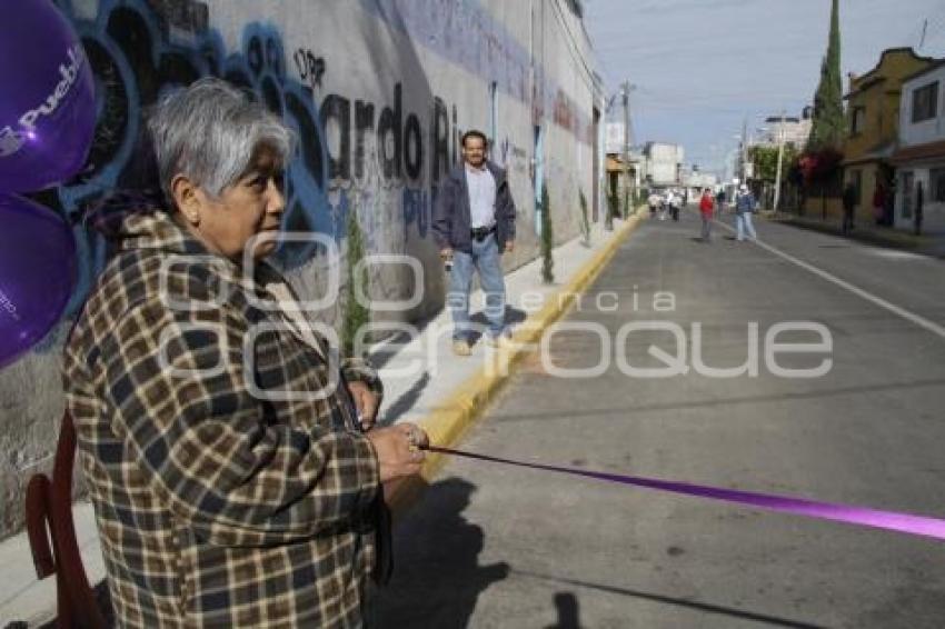 INAUGURA EDUARDO RIVERA CALLES PAVIMENTADAS