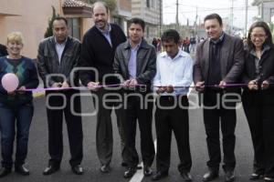 INAUGURA EDUARDO RIVERA CALLES PAVIMENTADAS