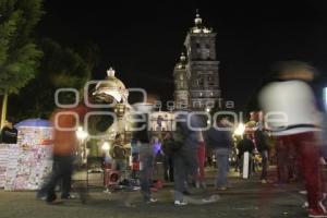 COMERCIANTES ANTORCHISTAS SE INSTALAN EN EL ZÓCALO DE LA CIUDAD