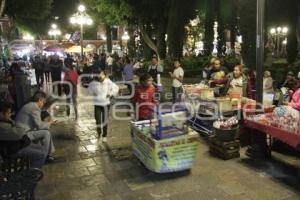 COMERCIANTES ANTORCHISTAS SE INSTALAN EN EL ZÓCALO DE LA CIUDAD