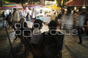 COMERCIANTES ANTORCHISTAS SE INSTALAN EN EL ZÓCALO DE LA CIUDAD