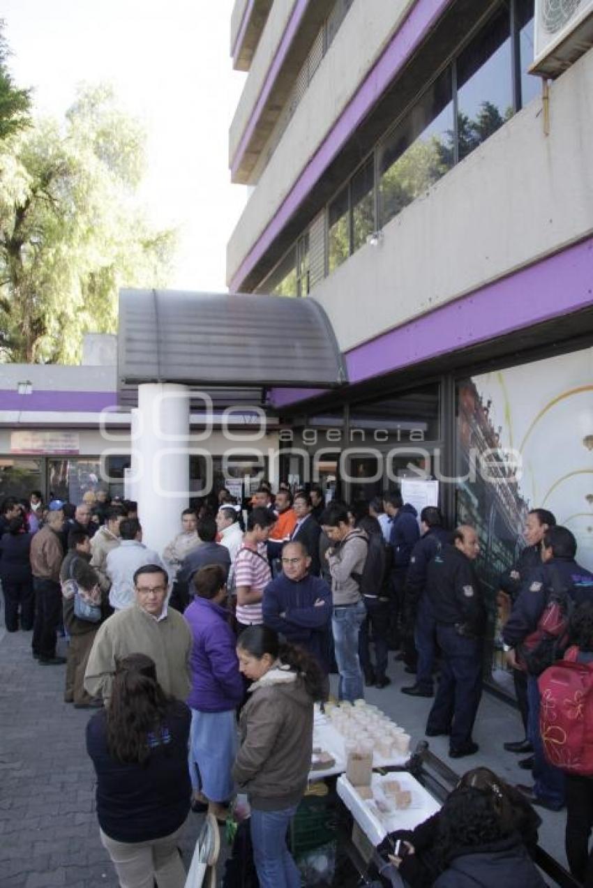 MANIFESTACIÓN EN EDIFICIO DE AYUNTAMIENTO POR DETERIORO