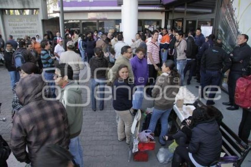 MANIFESTACIÓN EN EDIFICIO DE AYUNTAMIENTO POR DETERIORO