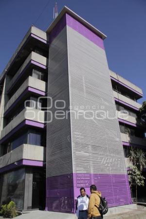 MANIFESTACIÓN EN EDIFICIO DE AYUNTAMIENTO POR DETERIORO