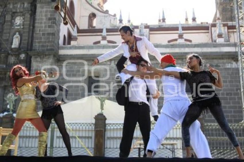 LA FAMILIA ROSSO. FESTIVAL DE TEATRO HÉCTOR AZAR