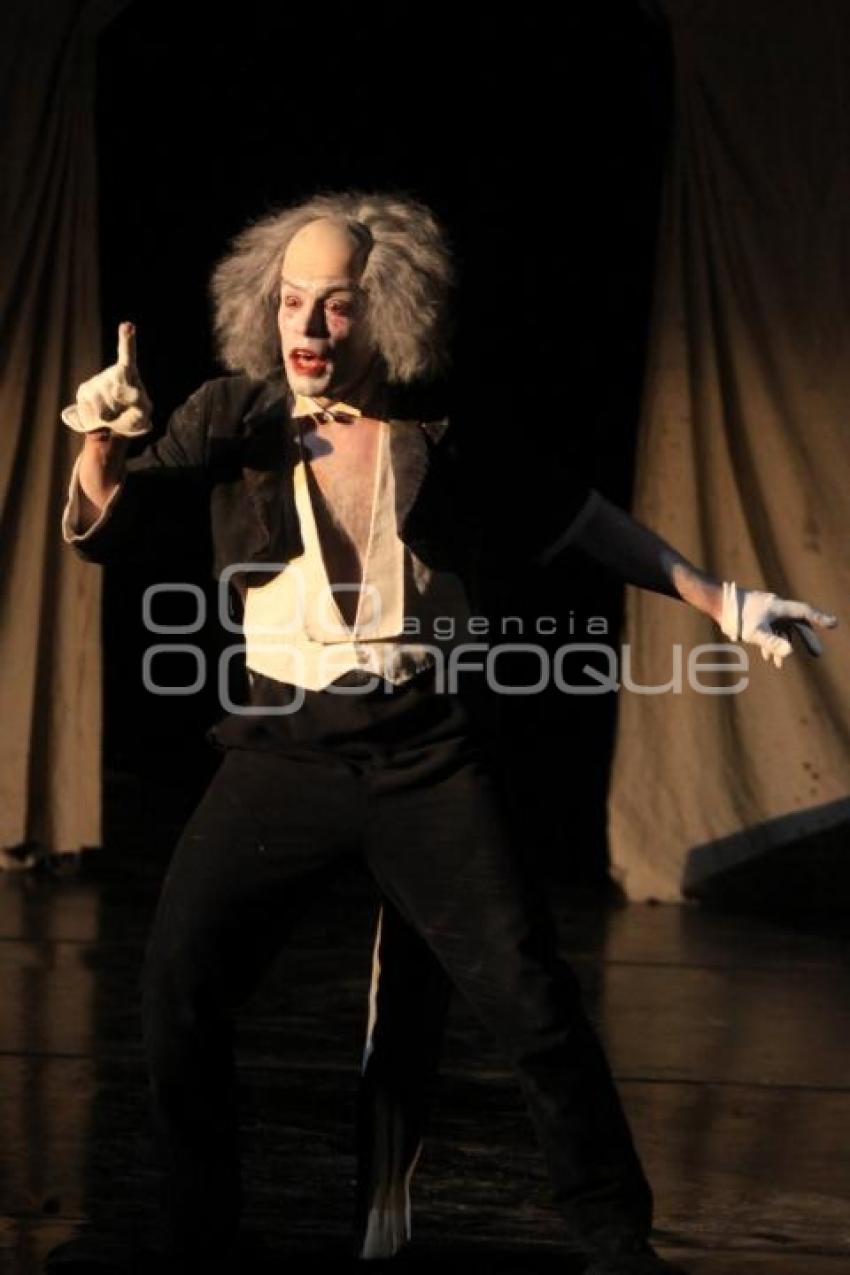 SCHARAMOUCHE JONES. FESTIVAL DE TEATRO HÉCTOR AZAR