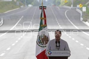 INAUGURA FELIPE CALDERÓN TRAMO CARRETERO