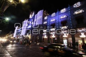 ADORNOS NAVIDEÑOS EN EL PALACIO MUNICIPAL