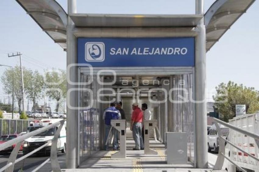 PARADERO DEL METROBÚS