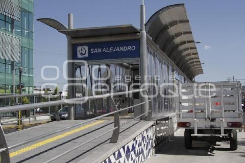 PARADERO DEL METROBÚS