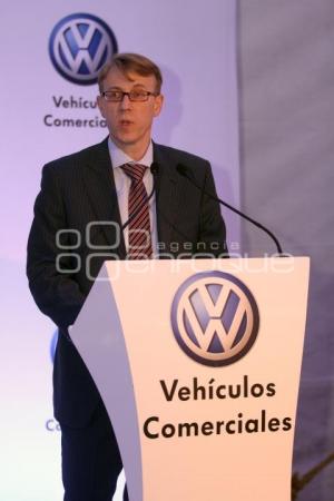 RECIBE ESTAFETA NUEVAS UNIDADES DE VOLKSWAGEN