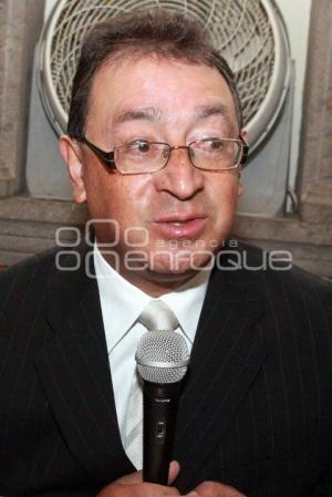 ALBERTO AMADOR LEAL