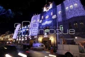 ADORNOS NAVIDEÑOS EN EL PALACIO MUNICIPAL