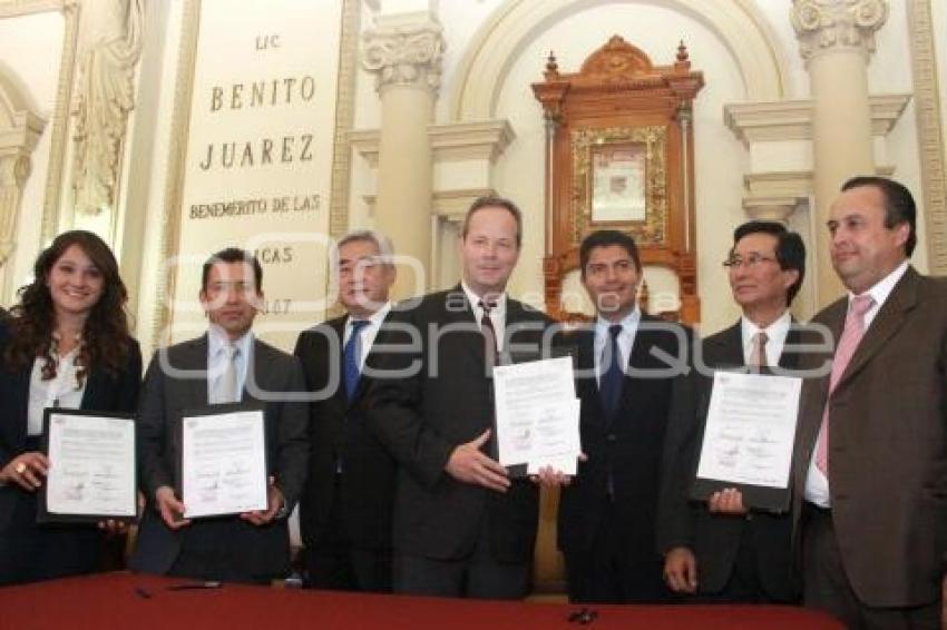 FIRMA CARTA COMPROMISO DE PUEBLA COMO CIUDAD SEDE DEL CAMPEONATO MUNDIAL DE TAEKWONDO 2013