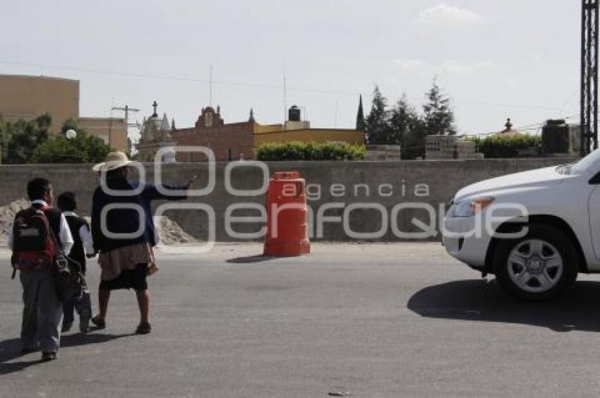 PIDEN PUENTE PEATONAL VECINOS TLAXCALANCINGO