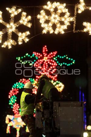 ADORNOS NAVIDEÑOS ILUMINAN LAS CALLES DEL CENTRO HISTÓRICO