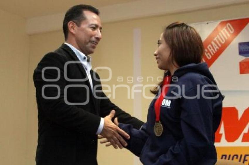 RECONOCIMIENTO A LOS BOXEADORES DEL CAMPEONATO NACIONAL