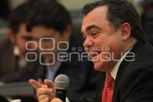 ENRIQUE QUIRÓZ ACOSTA EN EL CONGRESO DEL ESTADO