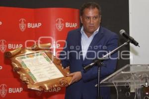 RECTOR BUAP RECIBE RECONOCIMIENTO ORGANISMOS DEL VALLE DE TEHUACAN