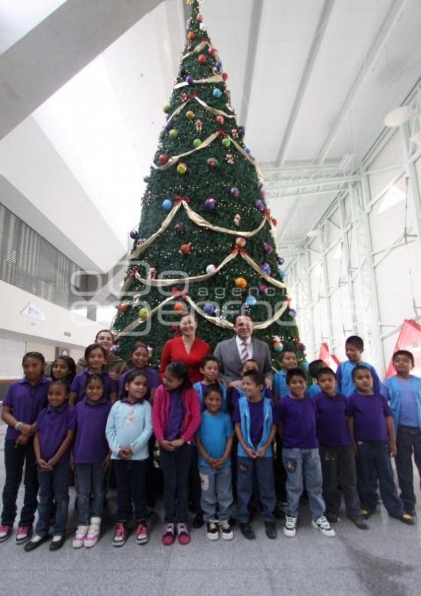 ENCENDIDO ÁRBOL DE LOS DESEOS DIF ESTATAL