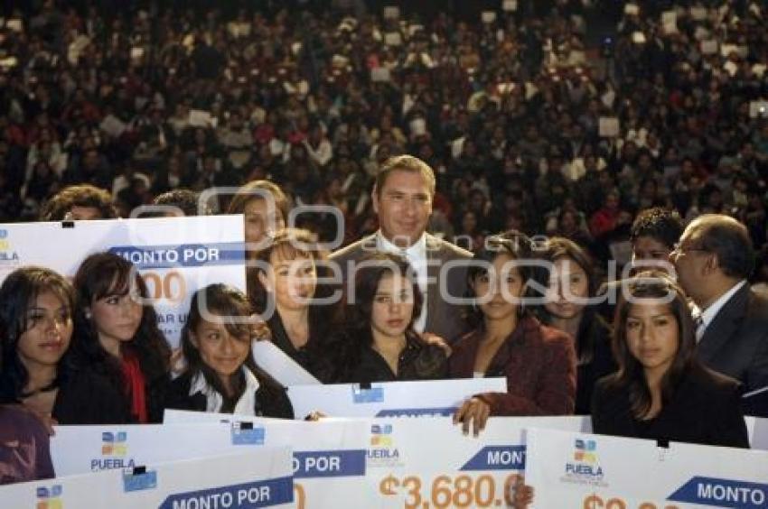 GOBIERNO . BECAS PRONABES