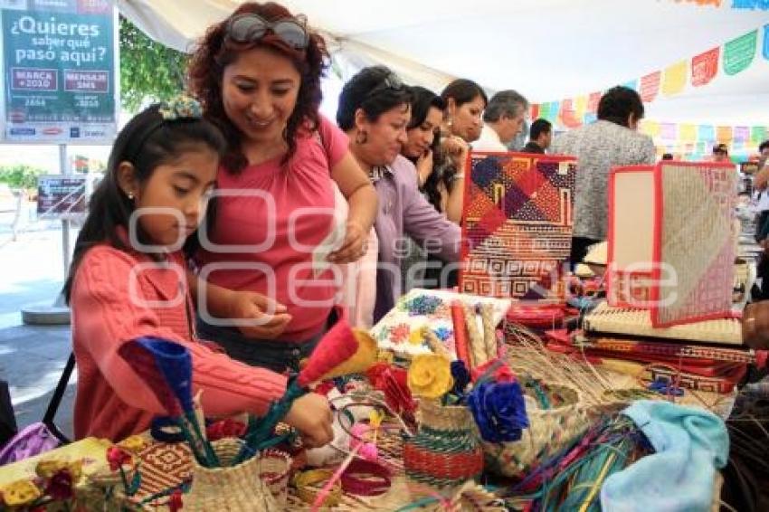 FERIA DE COLORES, SONIDOS  Y SABORES