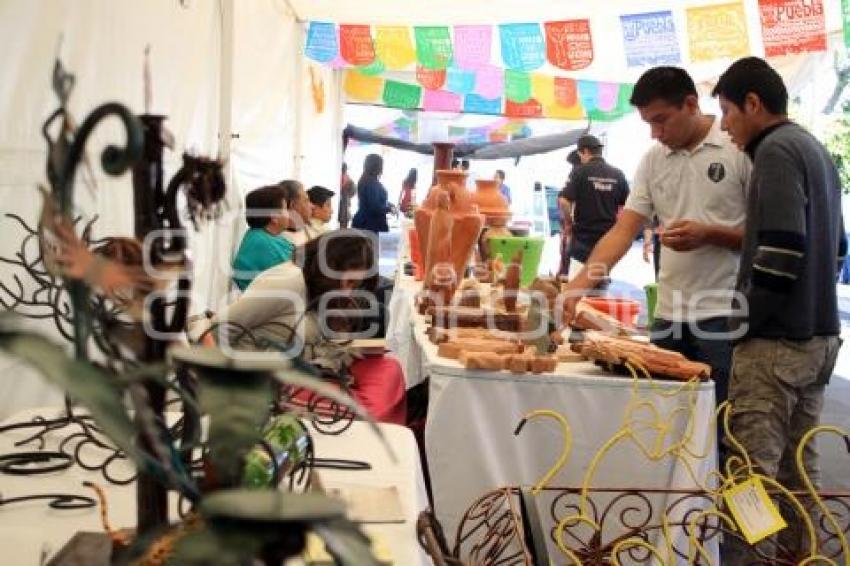 FERIA DE COLORES, SONIDOS  Y SABORES