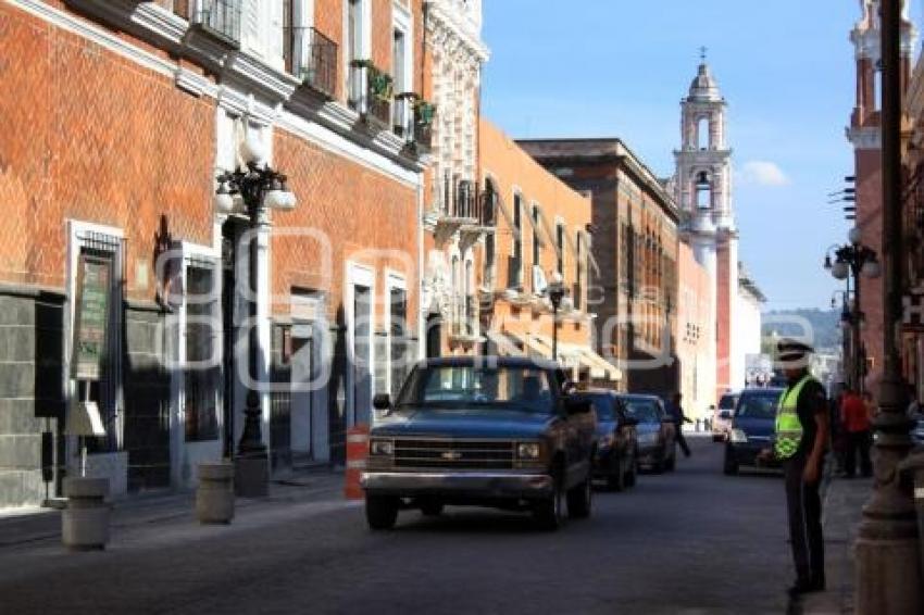 PROHIBEN ESTACIONARSE EN LA CALLE 7 ORIENTE-PONIENTE