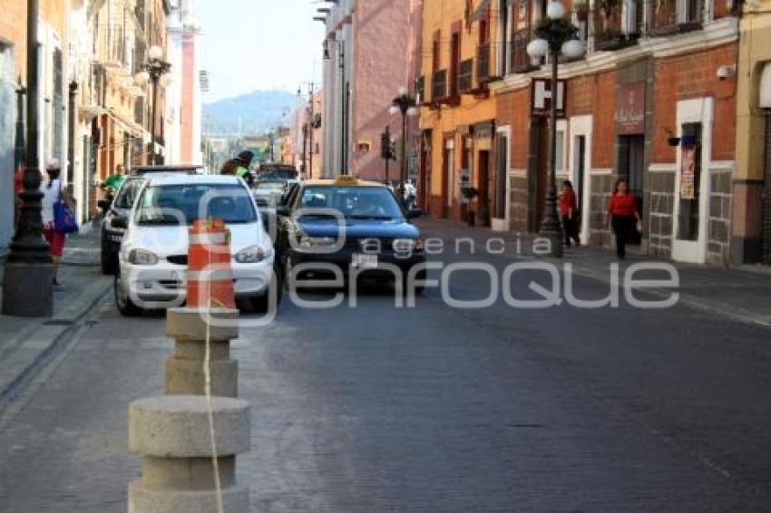 PROHIBEN ESTACIONARSE EN LA CALLE 7 ORIENTE-PONIENTE