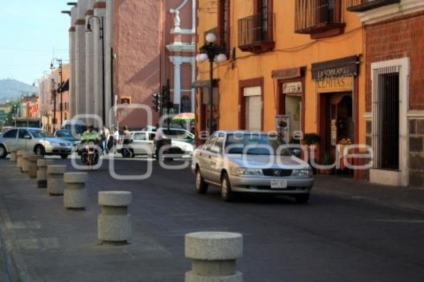 PROHIBEN ESTACIONARSE EN LA CALLE 7 ORIENTE-PONIENTE