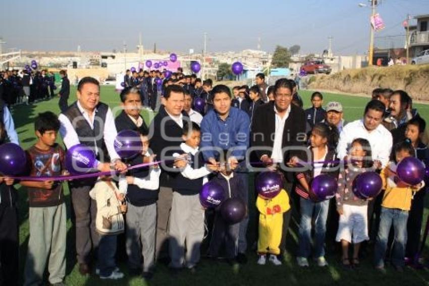 ENTREGA DE CANCHA DE FÚTBOL EN EL BARRIO DE SANTA CATARINA