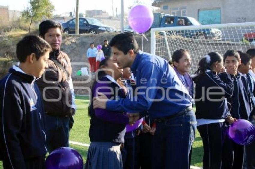 ENTREGA DE CANCHA DE FÚTBOL EN EL BARRIO DE SANTA CATARINA