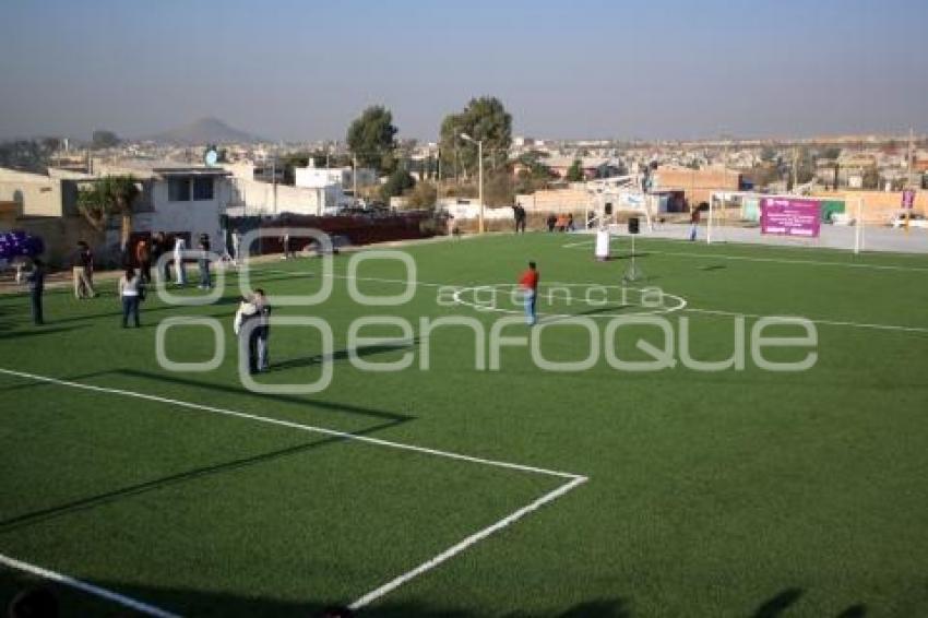 ENTREGA DE CANCHA DE FÚTBOL EN EL BARRIO DE SANTA CATARINA